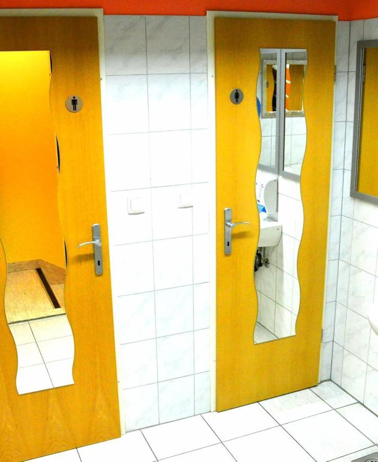 Tej Hostel Любляна Экстерьер фото