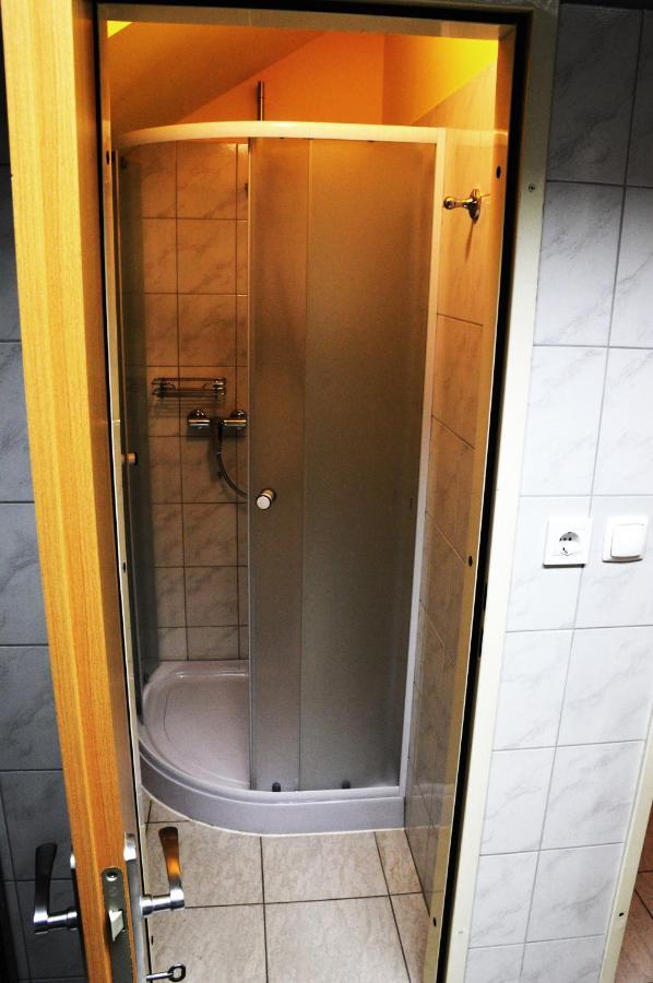 Tej Hostel Любляна Экстерьер фото